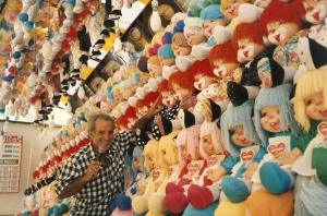 Las muñecas de la época "chochonas" Imprescindibles en las tómbolas de la Feria.